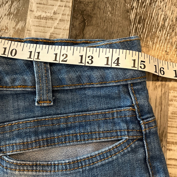 Y2K High Rise Distressed Slash Peek A Boo Pockets Denim Shorts 40 (US 8 -10) 90s - Picture 7 of 11